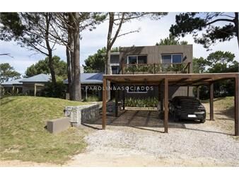 https://www.gallito.com.uy/casa-de-4-dormitorios-en-venta-en-pinar-del-faro-inmuebles-23060709