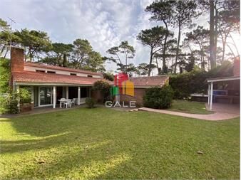 https://www.gallito.com.uy/vende-chalet-tres-dormitorios-dos-baãos-y-y-de-inmuebles-26139547