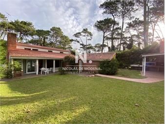 https://www.gallito.com.uy/vende-chalet-tres-dormitorios-dos-baãos-y-y-de-inmuebles-24987604