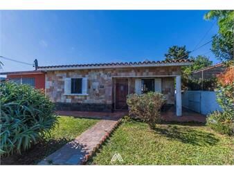 https://www.gallito.com.uy/venta-de-casa-y-apartamento-en-barros-blancos-inmuebles-27351720