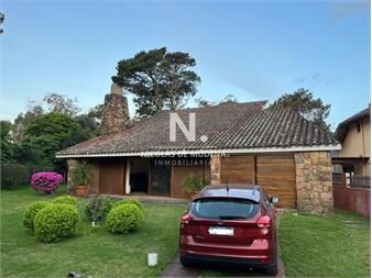 https://www.gallito.com.uy/vende-casa-de-3-dormitorios-en-pinares-punta-del-inmuebles-26102787