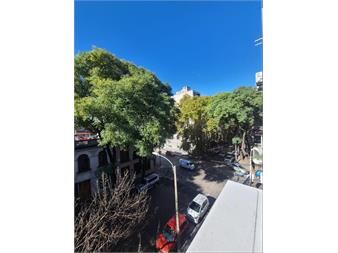 https://www.gallito.com.uy/hermosa-planta-reciclada-y-con-excelente-luz-y-ubicacion-inmuebles-27346963