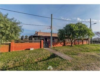 https://www.gallito.com.uy/venta-de-casa-con-terreno-2-dorm-el-talar-pando-inmuebles-25943953