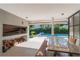 https://www.gallito.com.uy/alquila-casa-en-san-nicolas-4-dorm-serv-piscina-inmuebles-27239849