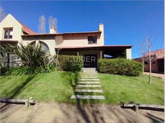 https://www.gallito.com.uy/alquiler-temporada-de-casa-2-dormitorios-duplex-en-barrio-p-inmuebles-27639114
