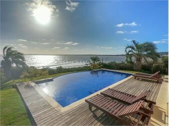 https://www.gallito.com.uy/espectacular-casa-en-punta-ballena-sobre-el-mar-inmuebles-26463697