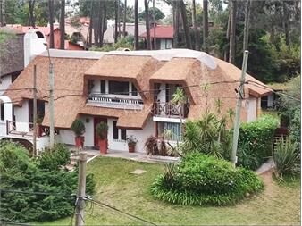 https://www.gallito.com.uy/alquiler-de-temporada-y-venta-de-casa-en-pinares-de-3-dormi-inmuebles-27639186