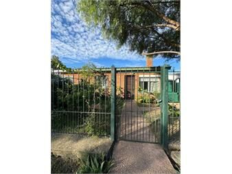 https://www.gallito.com.uy/venta-casa-3-dormitorios-2-baños-garaje-pando-inmuebles-27642034