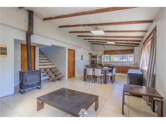 https://www.gallito.com.uy/venta-casa-4-dormitorios-el-pinar-gran-terreno-inmuebles-27642525