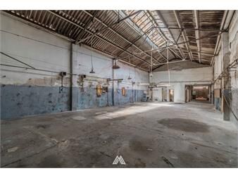 https://www.gallito.com.uy/venta-local-deposito-lote-en-tres-cruces-inmuebles-26391748