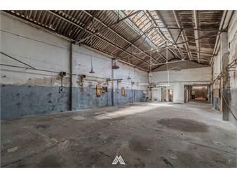 https://www.gallito.com.uy/venta-local-deposito-lote-en-tres-cruces-inmuebles-26392029