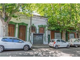 https://web5.gallito.com.uy/venta-gran-terreno-2-padrones-frente-20-m-cordon-inmuebles-26845497