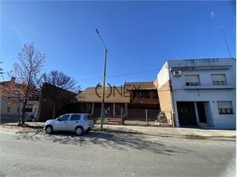 https://www.gallito.com.uy/espectacular-propiedad-frente-a-plaza-en-venta-inmuebles-27646411
