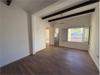 https://www.gallito.com.uy/venta-de-apartamento-de-2-dormitorios-con-renta-tres-cruces-inmuebles-27642052