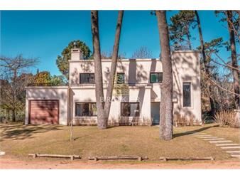 https://www.gallito.com.uy/casa-3-dormitorios-barrio-privado-pinares-punta-inmuebles-24606283