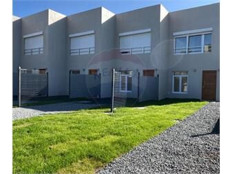 https://www.gallito.com.uy/alquiler-de-casa-a-estrenar-en-shangrila-sur-inmuebles-27573154