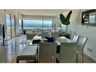 https://www.gallito.com.uy/venta-de-apartamento-de-dormitorios-en-marina-12-inmuebles-26924599