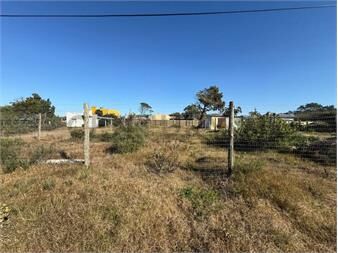 https://www.gallito.com.uy/balneario-buenos-aires-terreno-a-metros-del-mar-nivelad-inmuebles-27657375