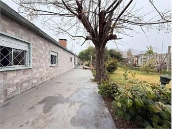 https://www.gallito.com.uy/venta-2-casas-1-y-2-dormitorios-peñarol-pad-unico-inmuebles-27657551
