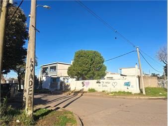 https://www.gallito.com.uy/venta-de-casa-esquina-3-dormitorios-galpon-cerro-inmuebles-27657564