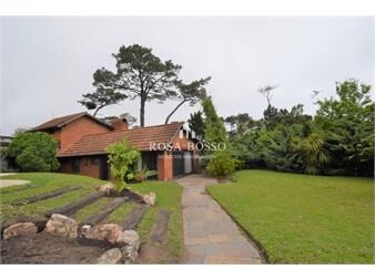 https://www.gallito.com.uy/hermosa-propiedad-ubicada-sobre-la-mansa-amplia-inmuebles-21210887