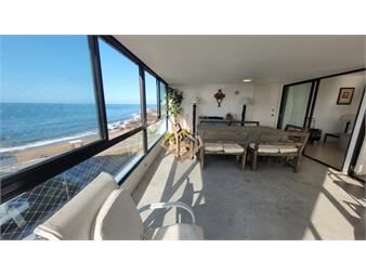 https://web5.gallito.com.uy/apartamento-de-4-dormitorios-dep-serv-con-baño-inmuebles-27662079