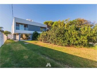 https://web5.gallito.com.uy/venta-casa-en-rambla-de-solymar-3-dorm-3-baños-inmuebles-27666180