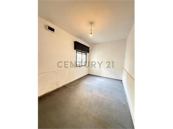 https://www.gallito.com.uy/malvin-sur-casa-o-local-al-frente-con-patio-exclusivo-inmuebles-27666189