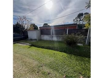 https://web5.gallito.com.uy/venta-dos-casas-en-un-solo-padron-barros-blancos-inmuebles-27670065