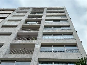 https://www.gallito.com.uy/venta-de-apartamento-a-reciclar-3-dormitorios-y-servicio-g-inmuebles-27667122