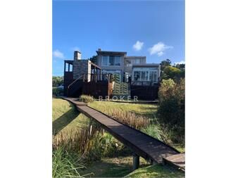 https://www.gallito.com.uy/casa-en-alquiler-3-dormitorios-con-vista-al-mar-en-barrio-p-inmuebles-27670120