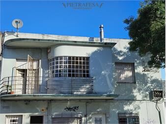https://www.gallito.com.uy/hermosa-casa-altos-tres-cruces-3-dormitorios-2-inmuebles-27656938