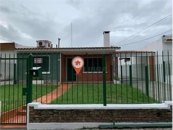 https://www.gallito.com.uy/linda-casa-de-3-dorm-con-cochera-y-parrillero-inmuebles-27671162