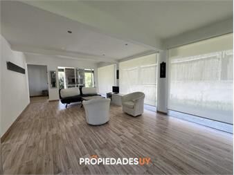 https://www.gallito.com.uy/estilo-moderno-a-metros-de-la-playa-inmuebles-20462397