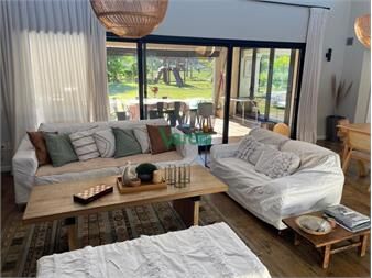 https://www.gallito.com.uy/venta-casa-en-mirador-de-la-tahona-3-y-servicio-inmuebles-27484829
