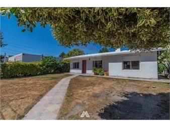 https://web5.gallito.com.uy/venta-hermosa-casa-en-ciudad-de-la-costa-sur-inmuebles-27674211