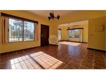 https://www.gallito.com.uy/venta-casa-2-dormitorios-2-baños-y-barbacoa-en-parque-del-inmuebles-27670497