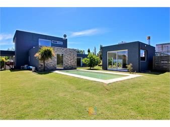 https://www.gallito.com.uy/venta-casa-3-dormitorios-altos-de-la-tahona-inmuebles-26372324