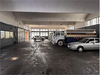 https://www.gallito.com.uy/deposito-local-industrial-de-excelente-construccion-a-met-inmuebles-27674451