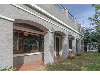 https://www.gallito.com.uy/casa-de-3-dormitorios-con-vista-a-la-laguna-del-diario-inmuebles-27679432