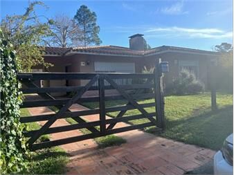 https://www.gallito.com.uy/a-500-mts-rambla-atlantida-2-dormitorios-venta-casa-costa-inmuebles-27679529