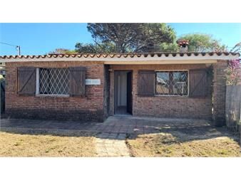 https://www.gallito.com.uy/venta-2-casas-en-solymar-a-metros-de-la-rambla-inmuebles-27306028