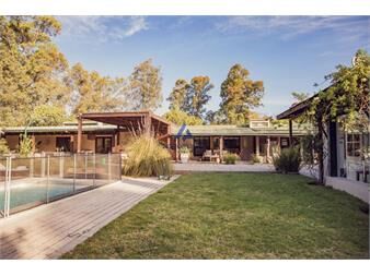 https://www.gallito.com.uy/casa-en-venta-5-dormitorios-la-barra-inmuebles-27688433