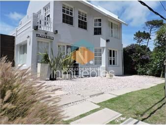 https://www.gallito.com.uy/amplia-casa-de-dos-plantas-en-venta-ubicada-en-inmuebles-25041657