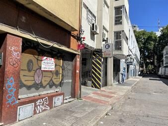 https://web5.gallito.com.uy/venta-de-local-comercial-con-29-mts2-en-centro-inmuebles-27907407