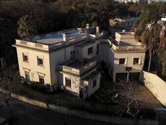 https://web5.gallito.com.uy/venta-de-gran-casona-en-parque-batlle-ideal-empresa-o-embaja-inmuebles-27716596