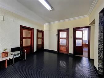 https://web5.gallito.com.uy/venta-de-oficinas-en-ciudad-vieja-inmuebles-27858442