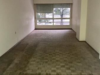 https://web5.gallito.com.uy/vendido-con-patio-y-gge-a-pasos-rambla-inmuebles-15007782