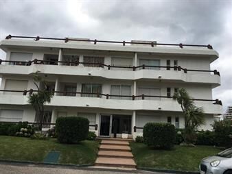https://www.gallito.com.uy/playa-brava-parada-7-cerca-de-la-playa-inmuebles-15207248