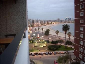 https://www.gallito.com.uy/apartamento-vista-playa-plaza-gomensoro-3d-2baños-tza-100m2-inmuebles-27599098